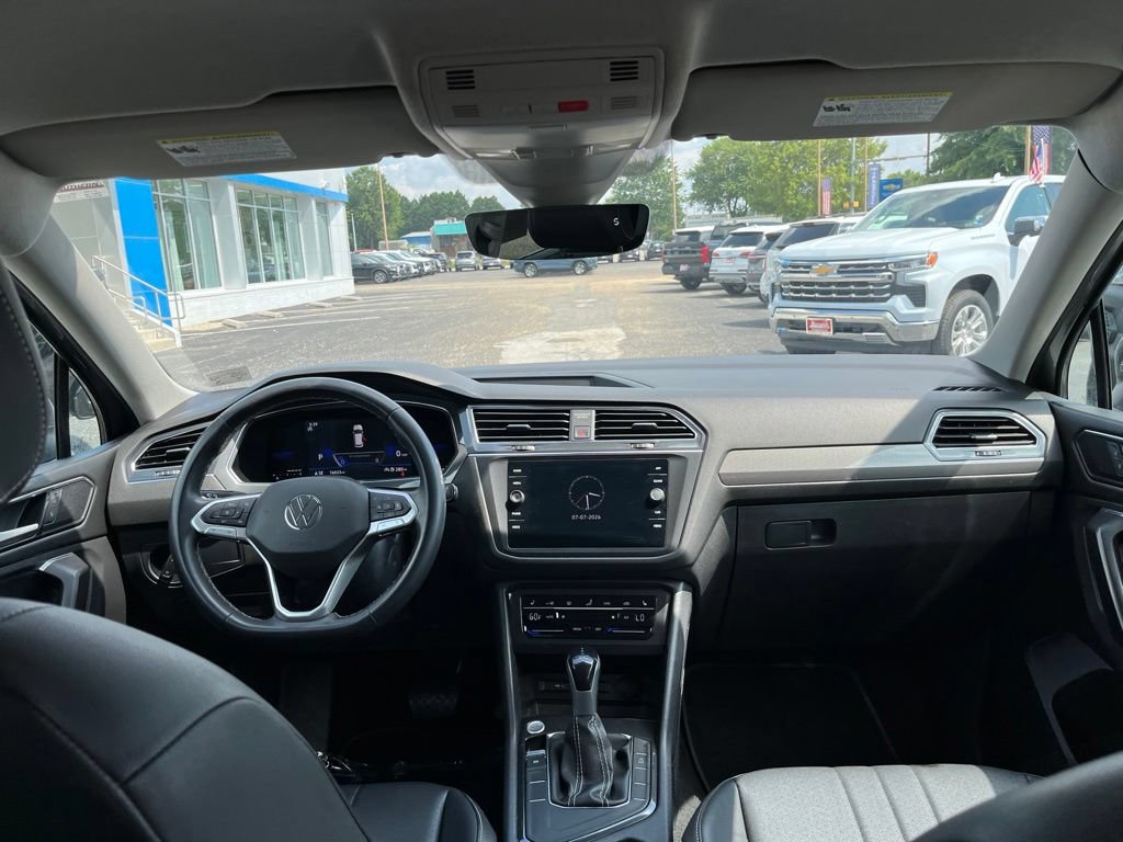 Used 2023 Volkswagen Tiguan SE FWD image 50