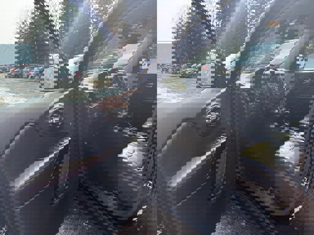 Used 2022 Jeep Cherokee Trailhawk w/ Premium Leather Package image 10