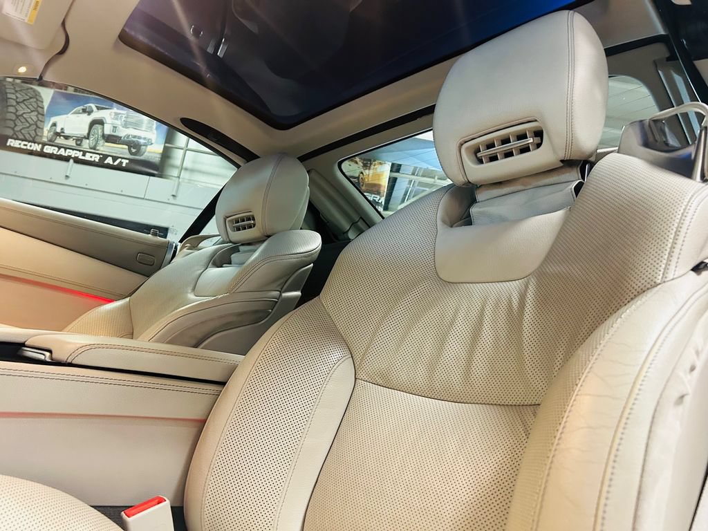 Used 2013 Mercedes-Benz SL 550 image 12