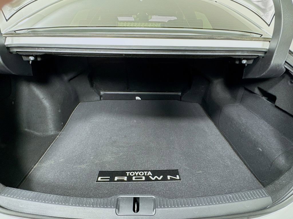 Used 2023 Toyota Crown XLE image 28