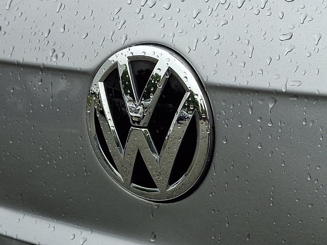 Used 2020 Volkswagen Tiguan SE AWD/4WD image 29