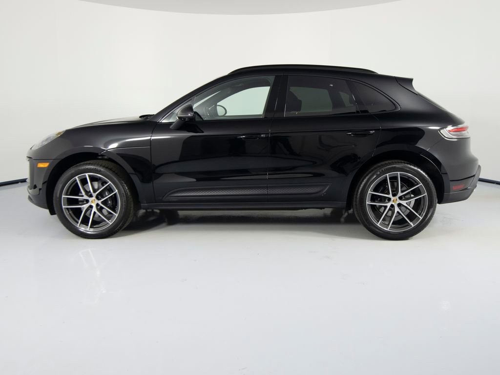 Certified 2025 Porsche Macan AWD/4WD image 7