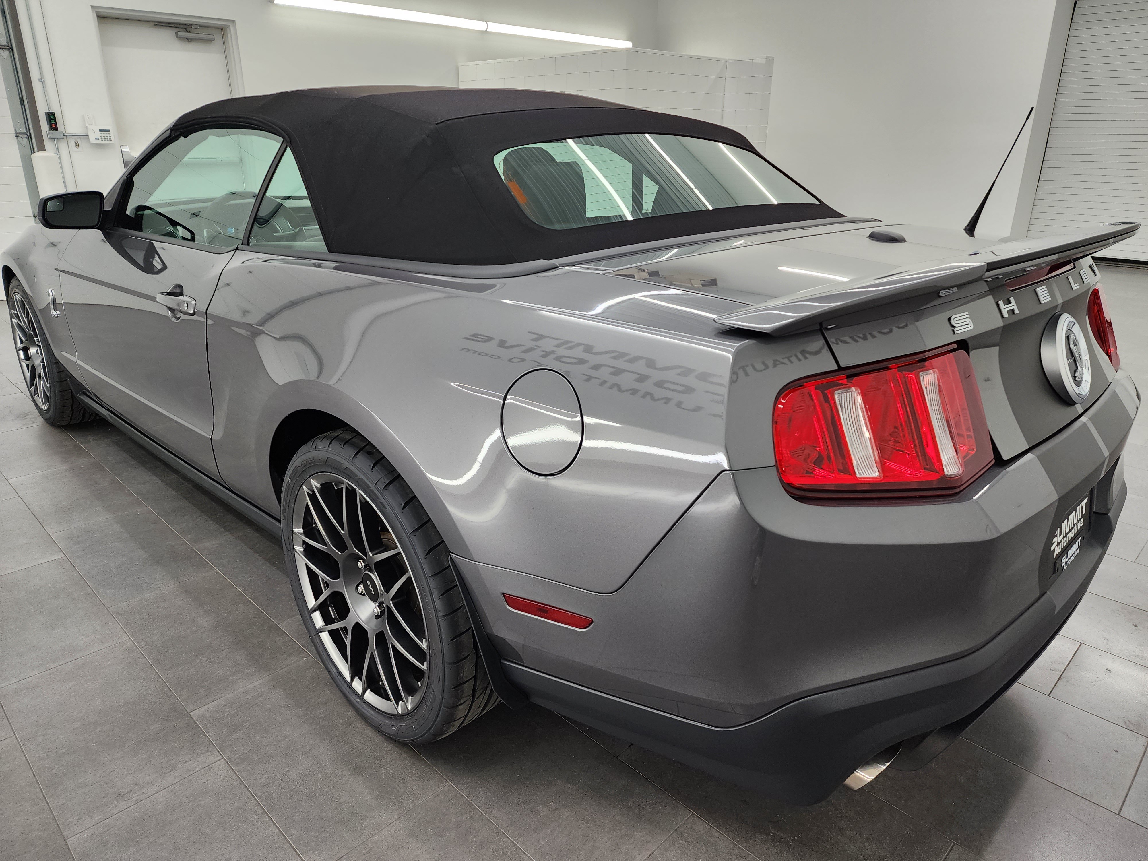 Used 2011 Ford Mustang Shelby GT500 w/ SVT Performance Pkg RWD image 57
