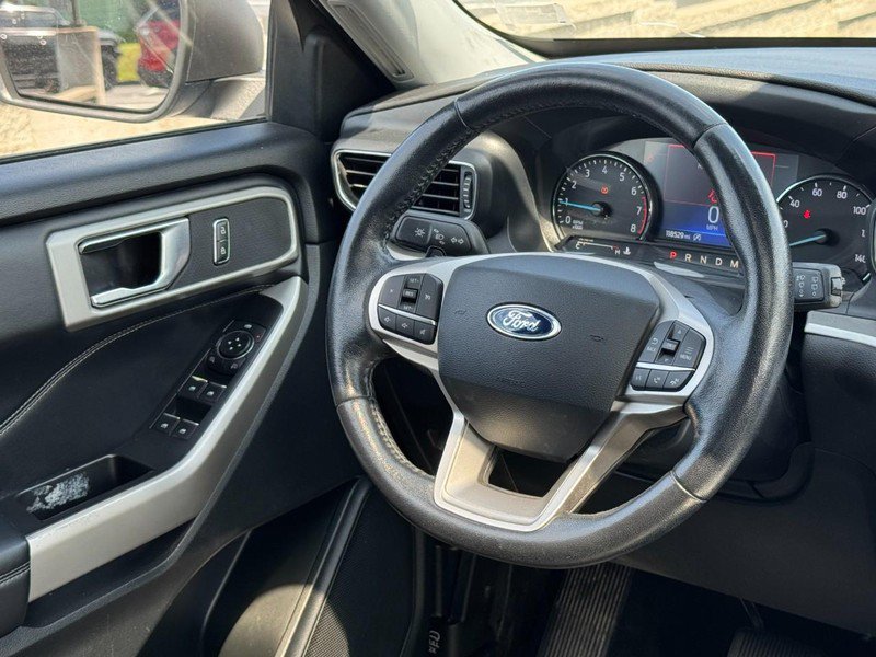 Used 2020 Ford Explorer XLT w/ Equipment Group 202A AWD/4WD image 12