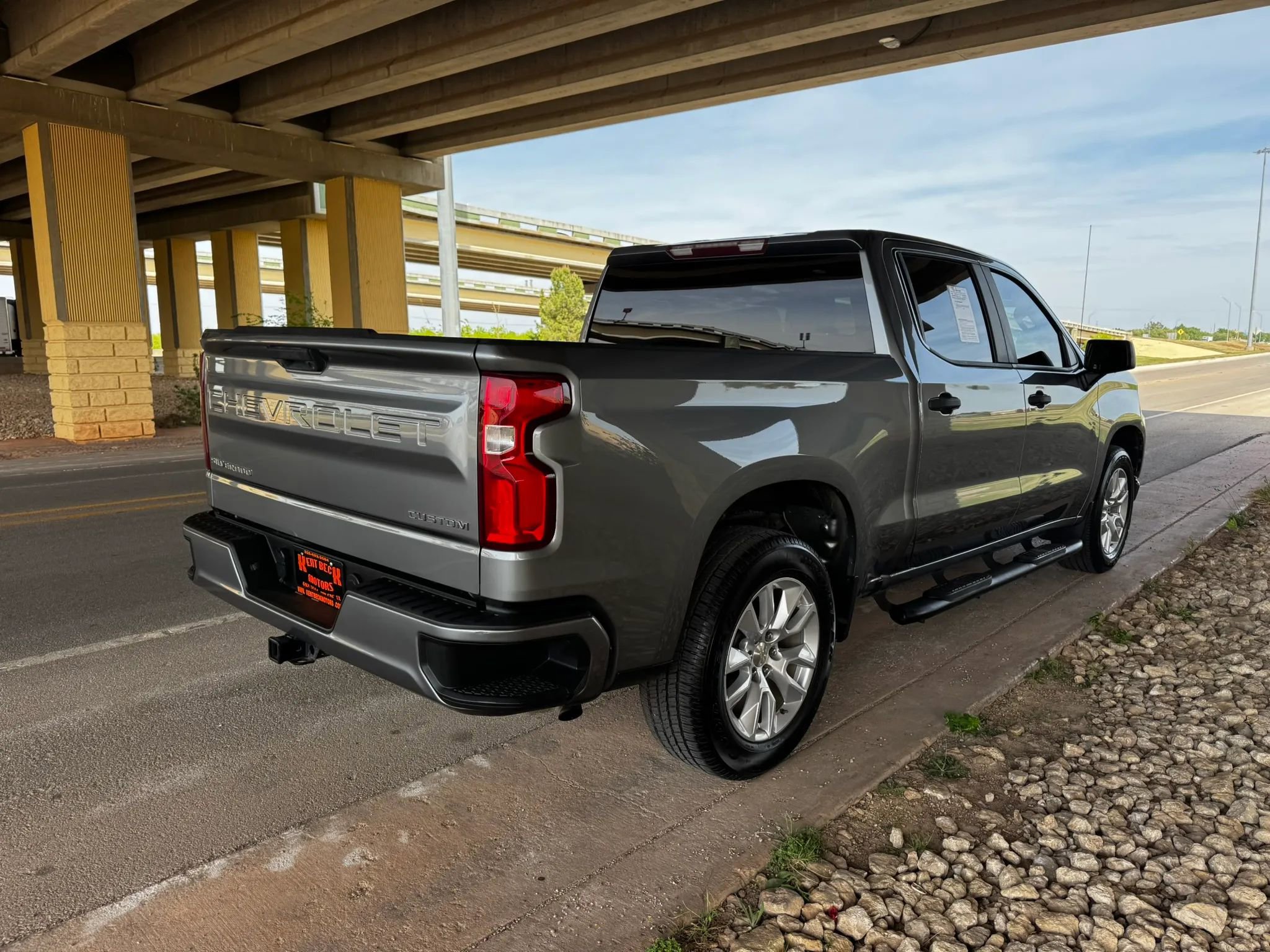 Used 2020 Chevrolet Silverado 1500 Custom w/ Trailering Package image 3