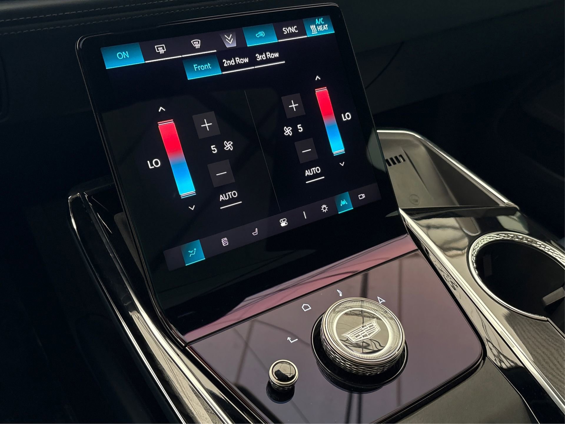 New 2025 Cadillac Escalade IQ Luxury 2 w/ LPO, Radiant Package image 26