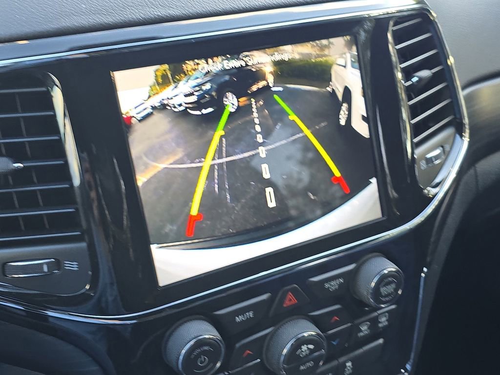 Used 2019 Jeep Grand Cherokee Laredo image 22