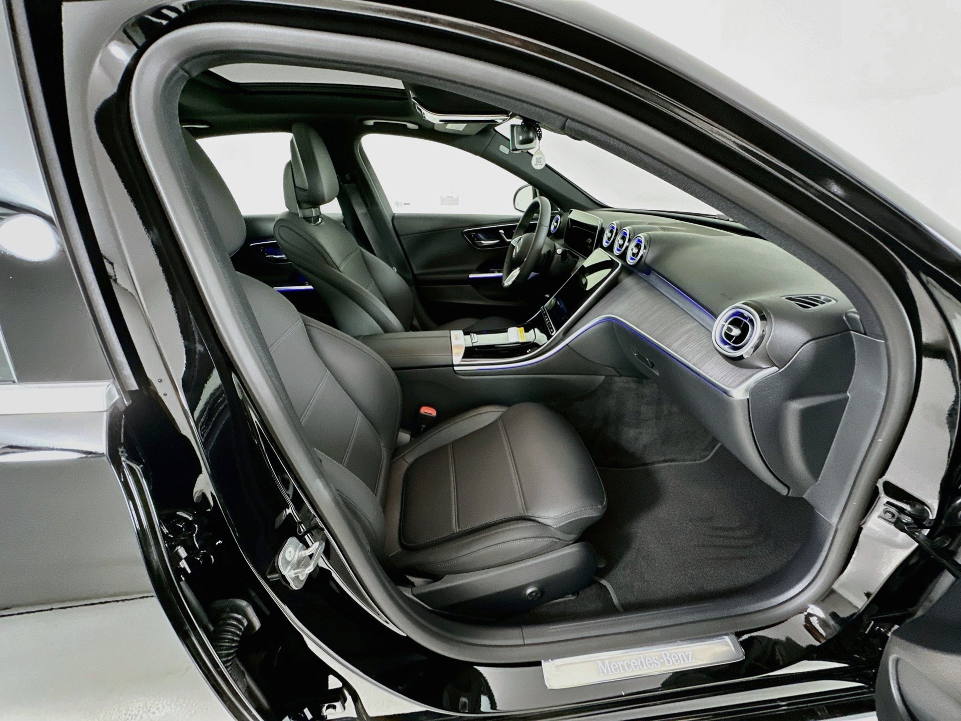 New 2026 Mercedes-Benz C 300 4MATIC Sedan image 32
