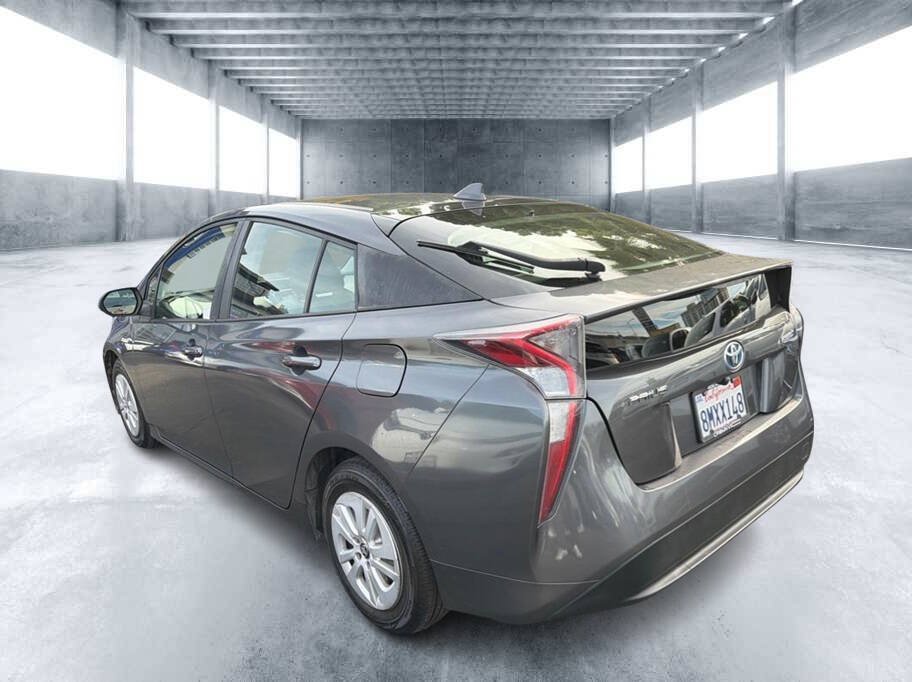 Used 2016 Toyota Prius Two FWD image 4