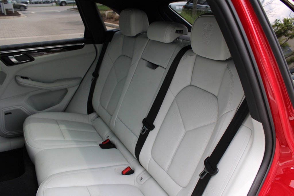 Used 2025 Porsche Macan image 28