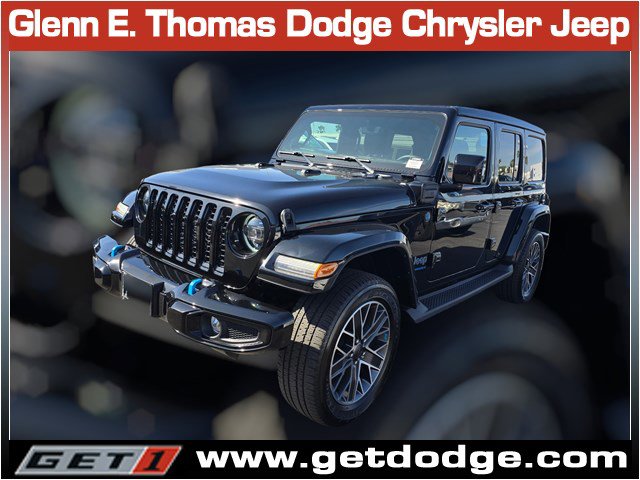Used 2023 Jeep Wrangler Sahara image 3