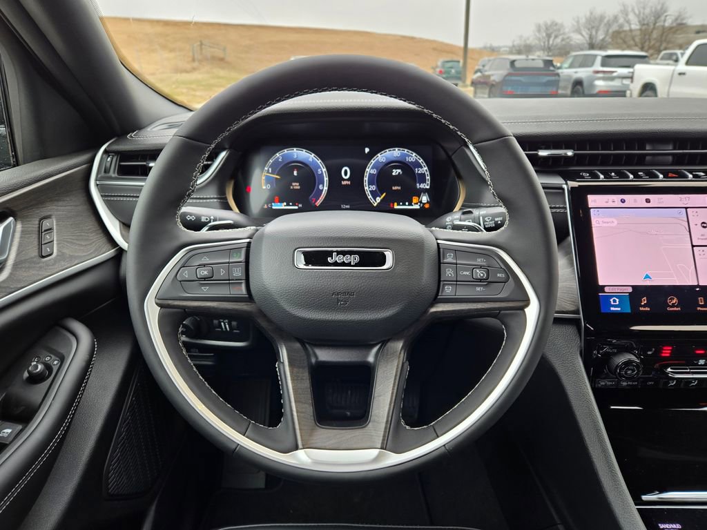 New 2025 Jeep Grand Cherokee Limited image 16