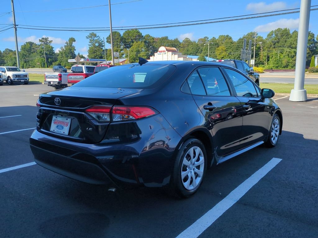 Used 2024 Toyota Corolla LE FWD image 5