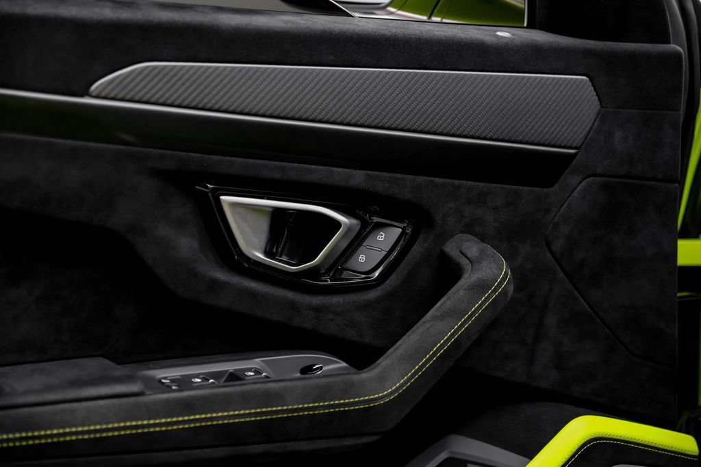 Used 2023 Lamborghini Urus Performante AWD/4WD image 57
