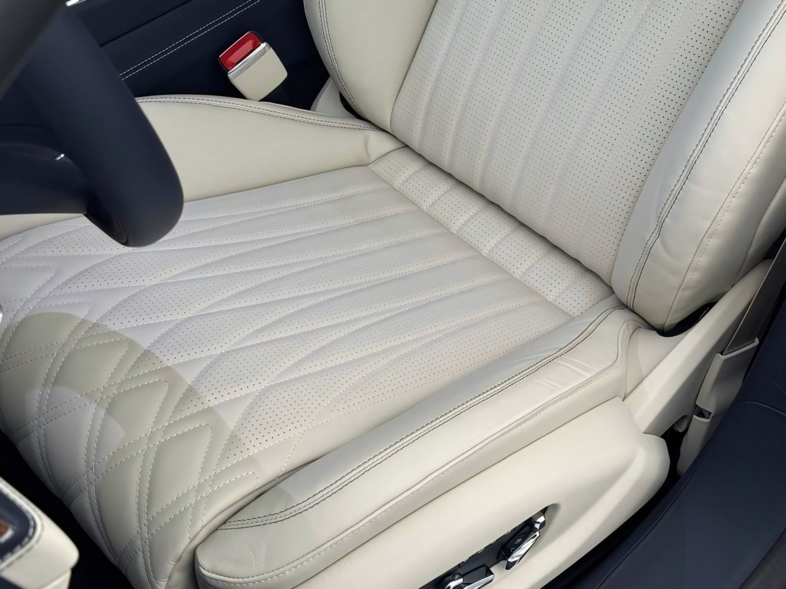 New 2026 Bentley Flying Spur Plug-In Hybrid AWD/4WD image 8