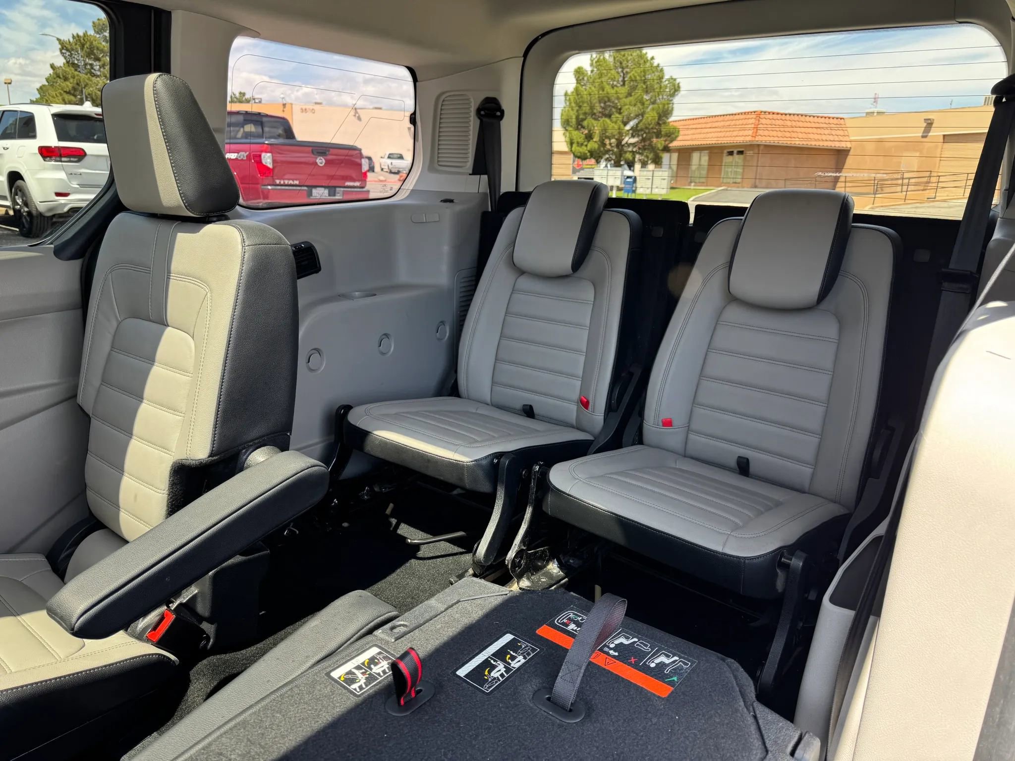 Used 2019 Ford Transit Connect Titanium w/ Titanium Premium Package FWD image 16