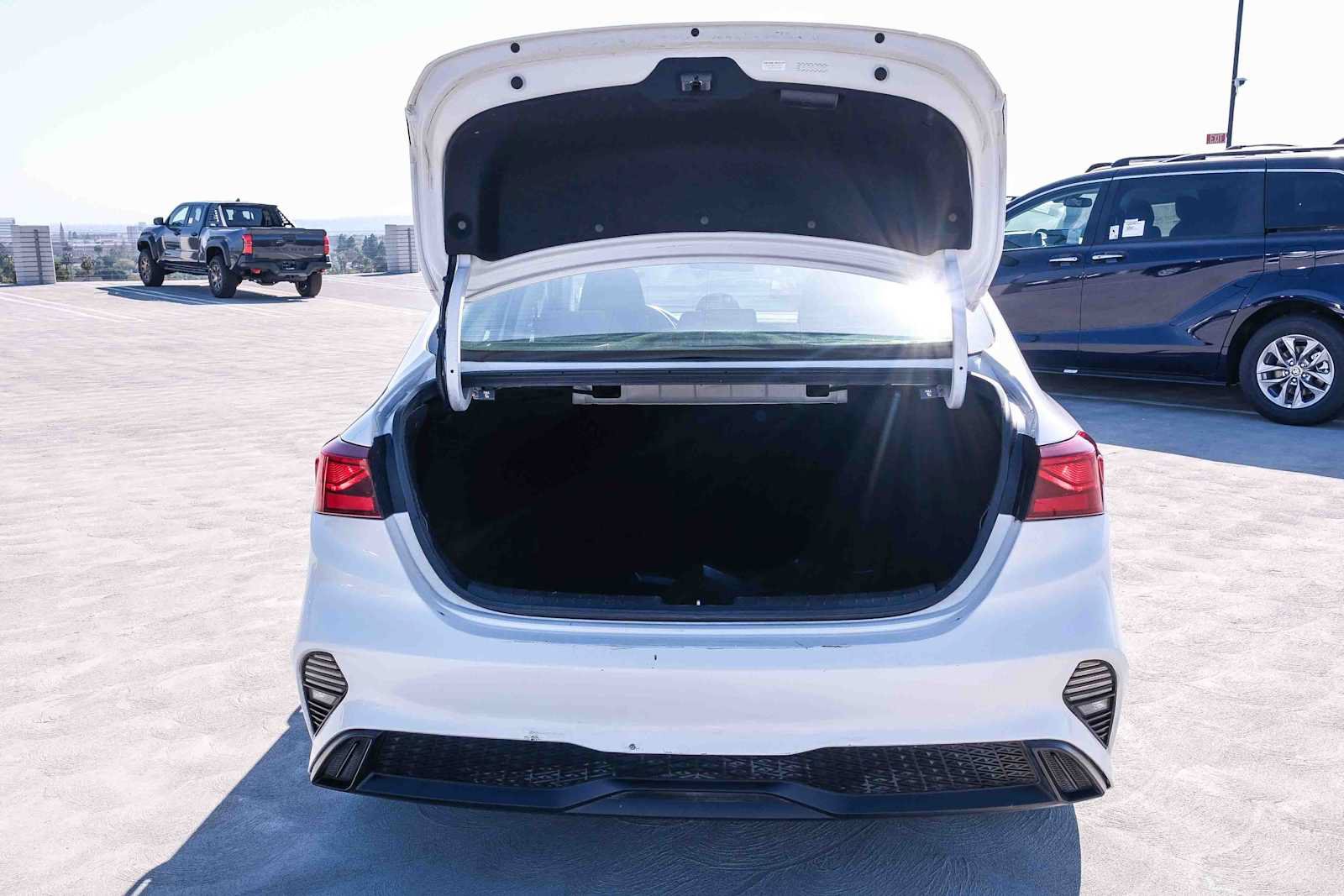 Used 2022 Kia Forte LXS FWD image 26