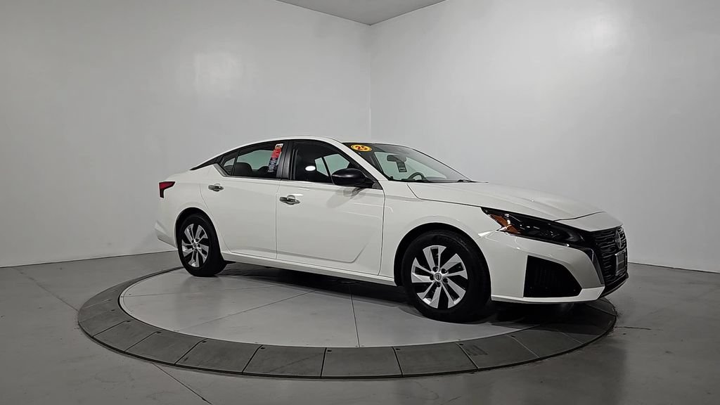 Certified 2025 Nissan Altima 2.5 S FWD image 8