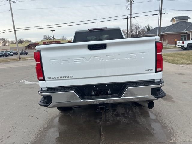 Used 2025 Chevrolet Silverado 3500 LTZ image 10
