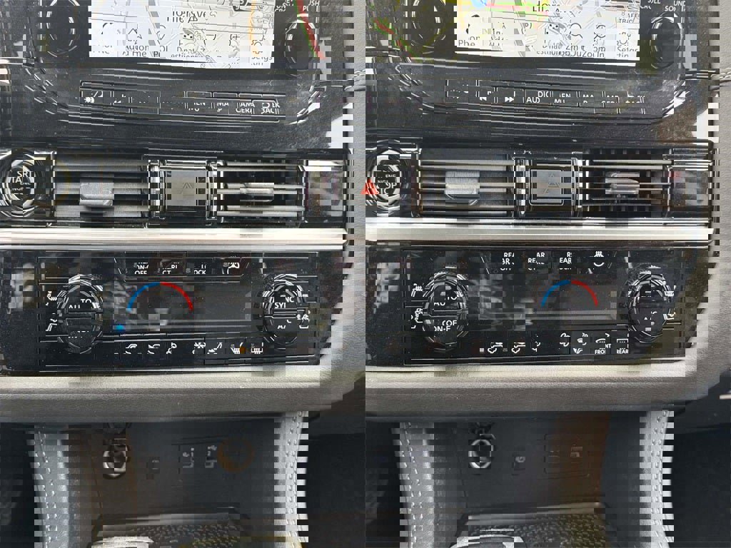 Used 2022 Nissan Pathfinder Platinum w/ Cargo Package image 29