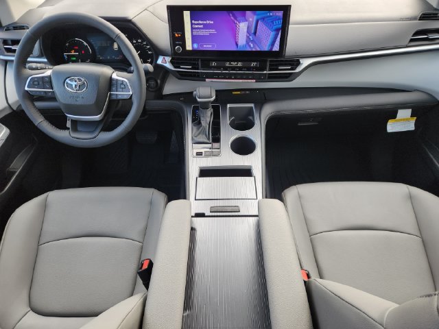 New 2026 Toyota Sienna XLE FWD image 26