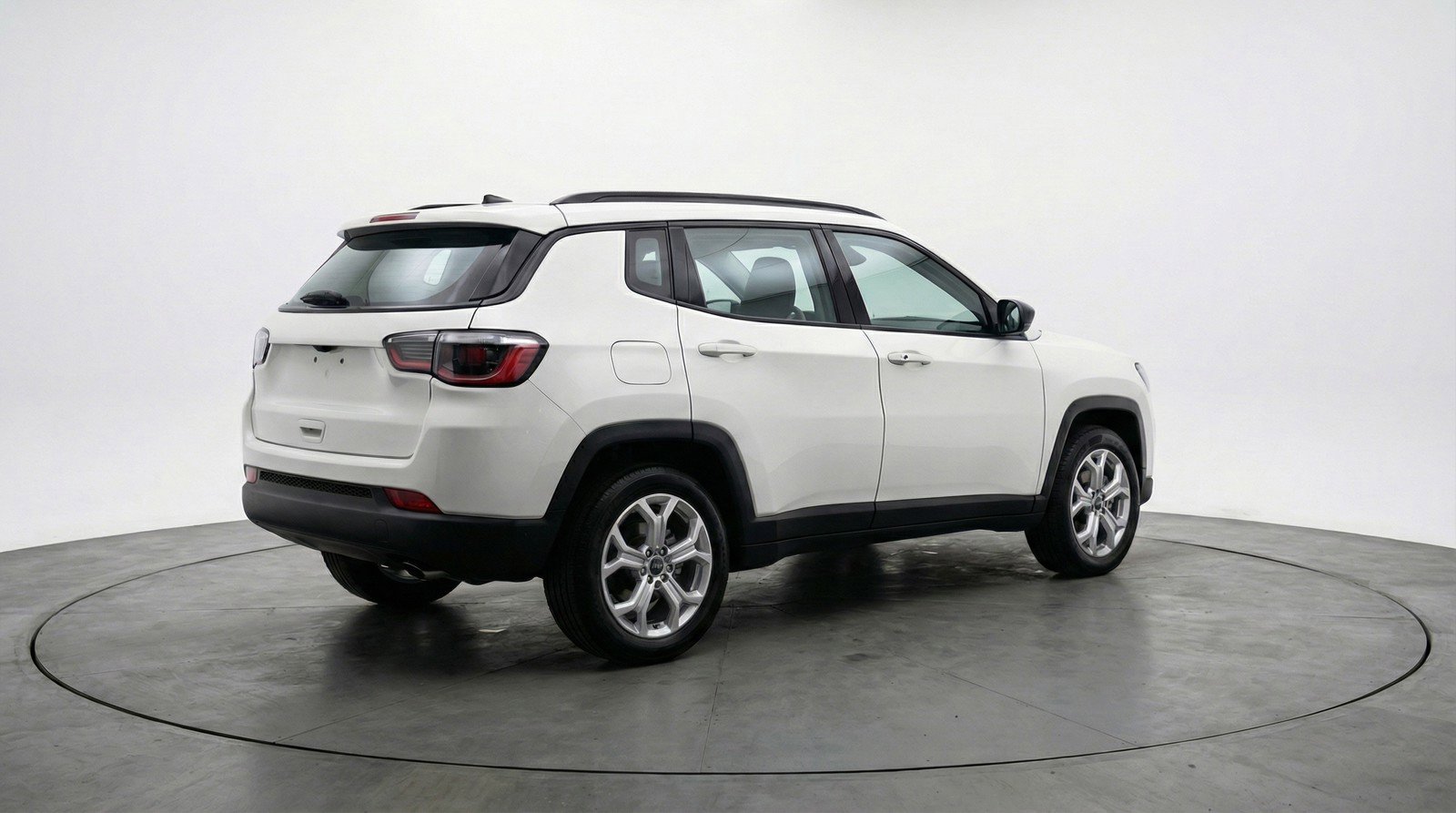 Used 2025 Jeep Compass Latitude image 9