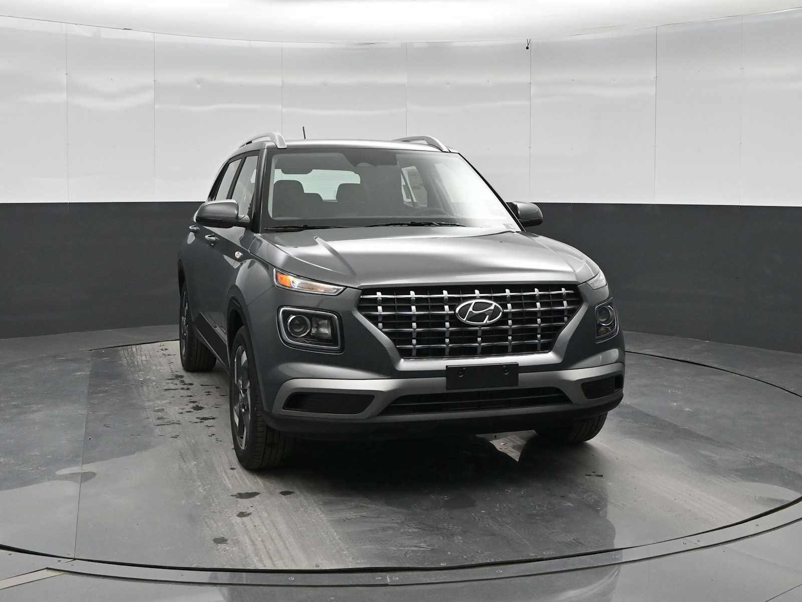New 2026 Hyundai Venue SEL FWD video 2