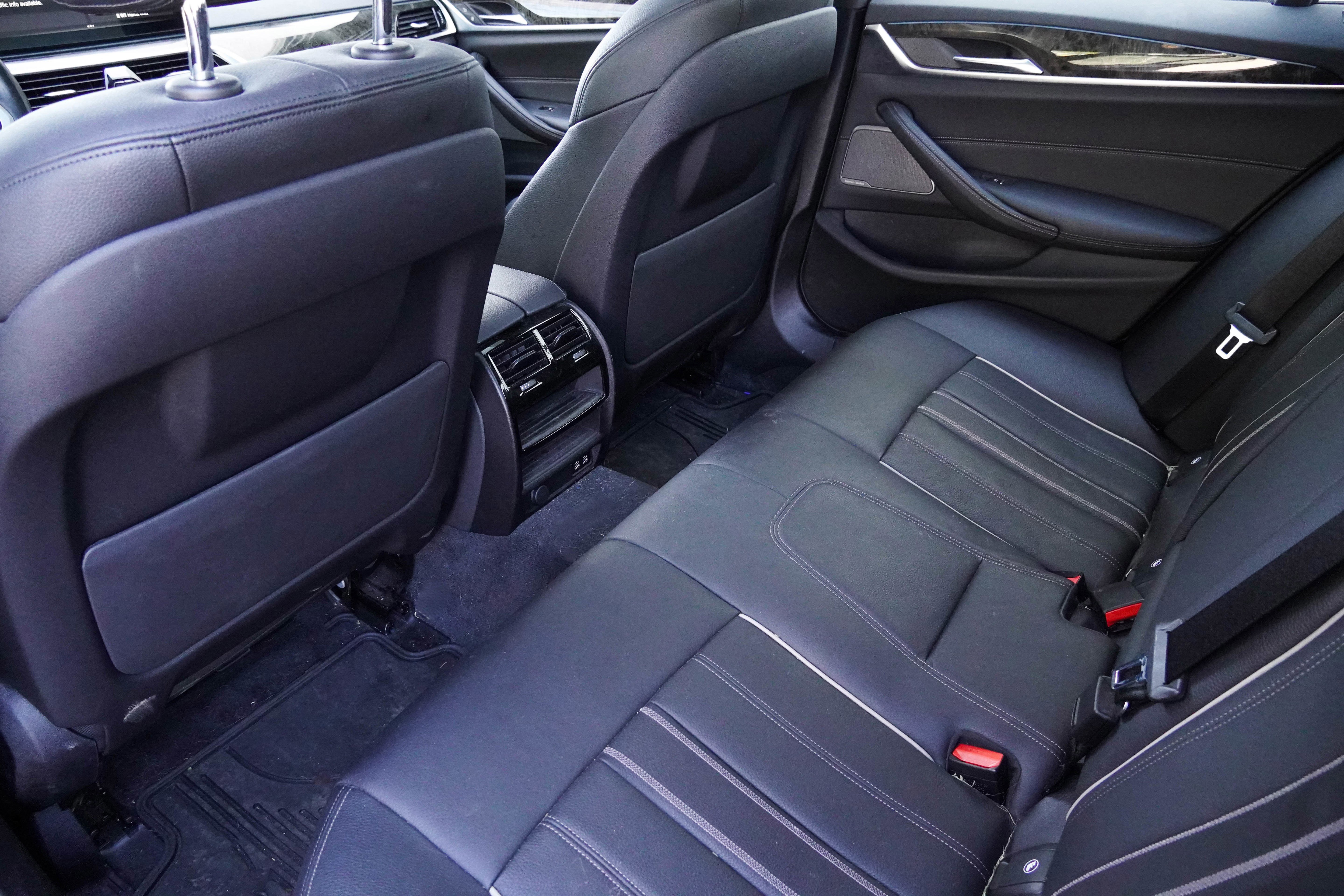 Certified 2023 BMW 530e xDrive w/ Premium Package image 36