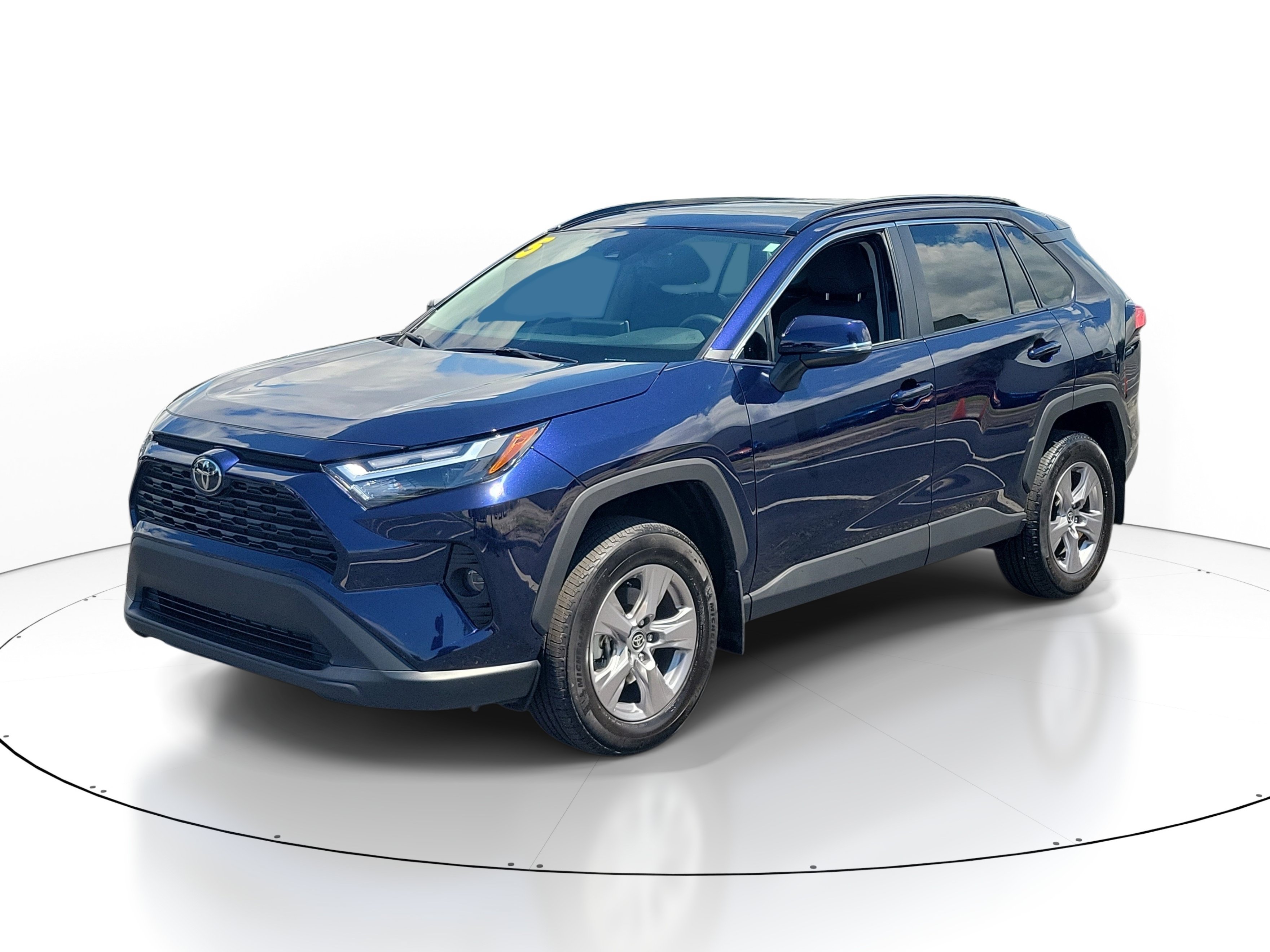 Used 2025 Toyota RAV4 XLE w/ Convenience Package FWD image 3