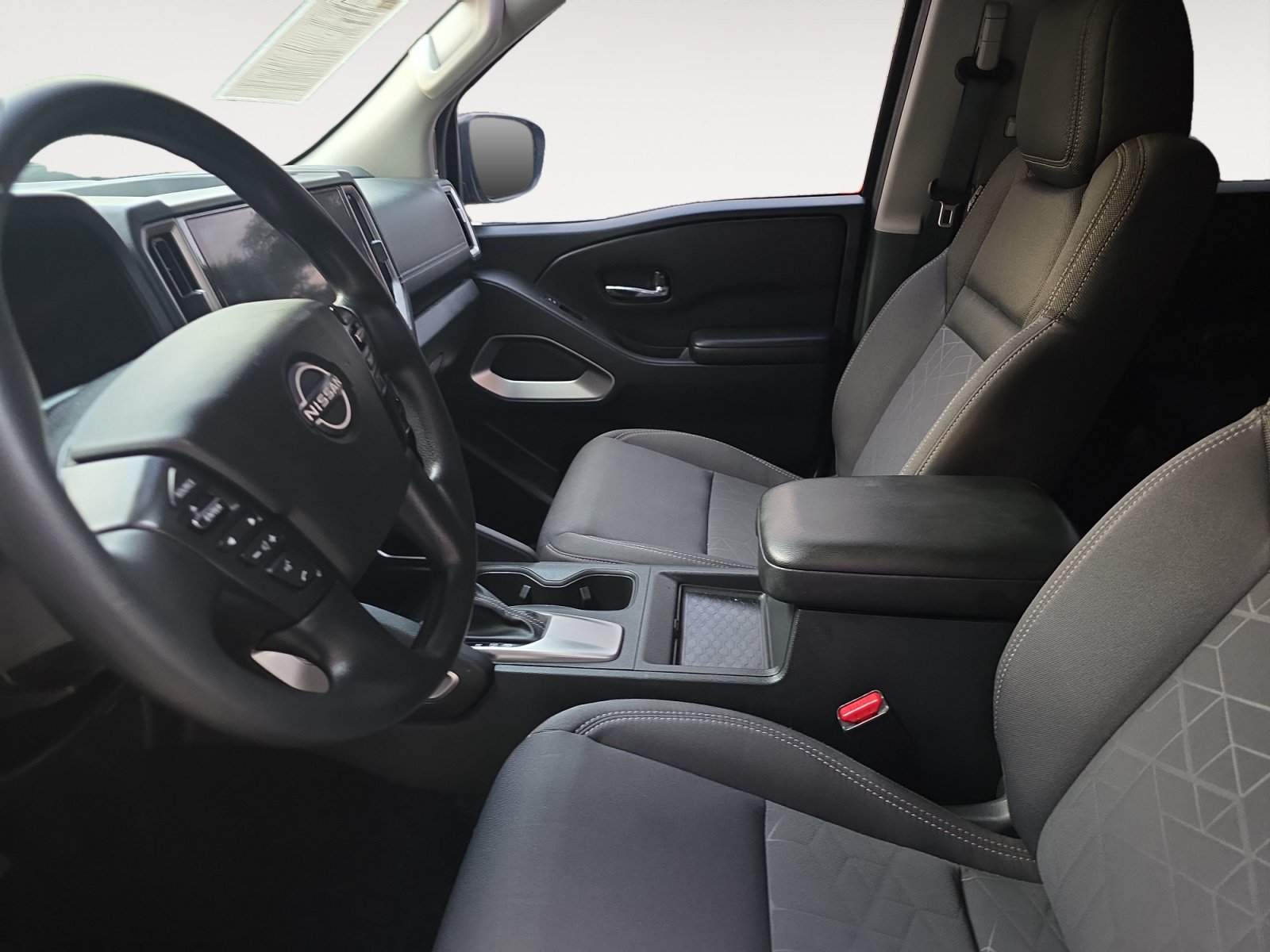 Used 2025 Nissan Frontier SV RWD image 21