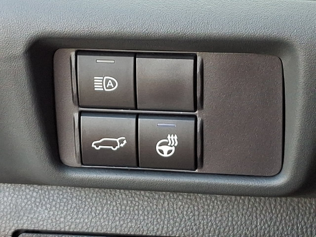 Used 2025 Toyota Highlander XLE AWD/4WD image 9