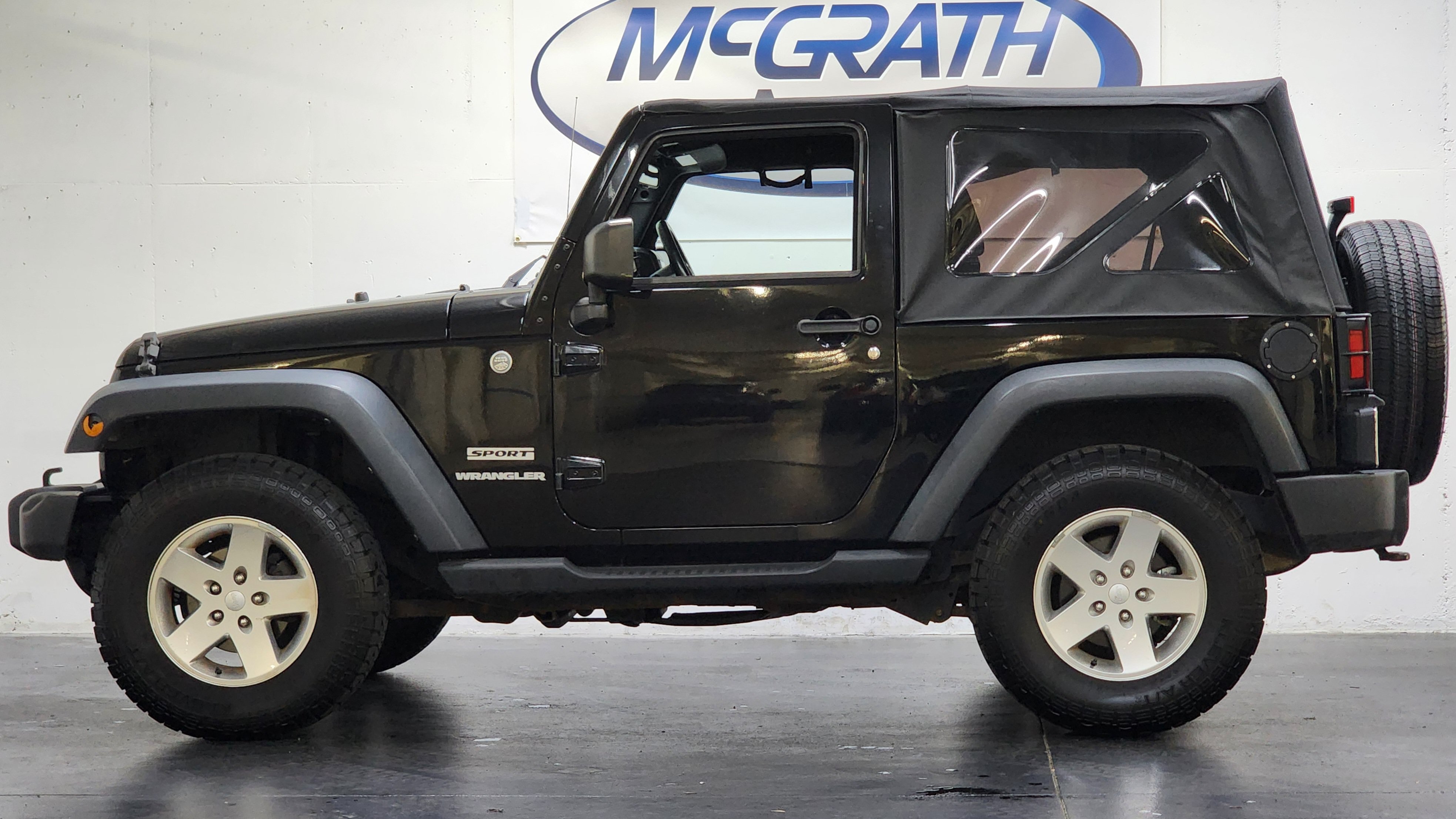 Used 2013 Jeep Wrangler Sport AWD/4WD image 8