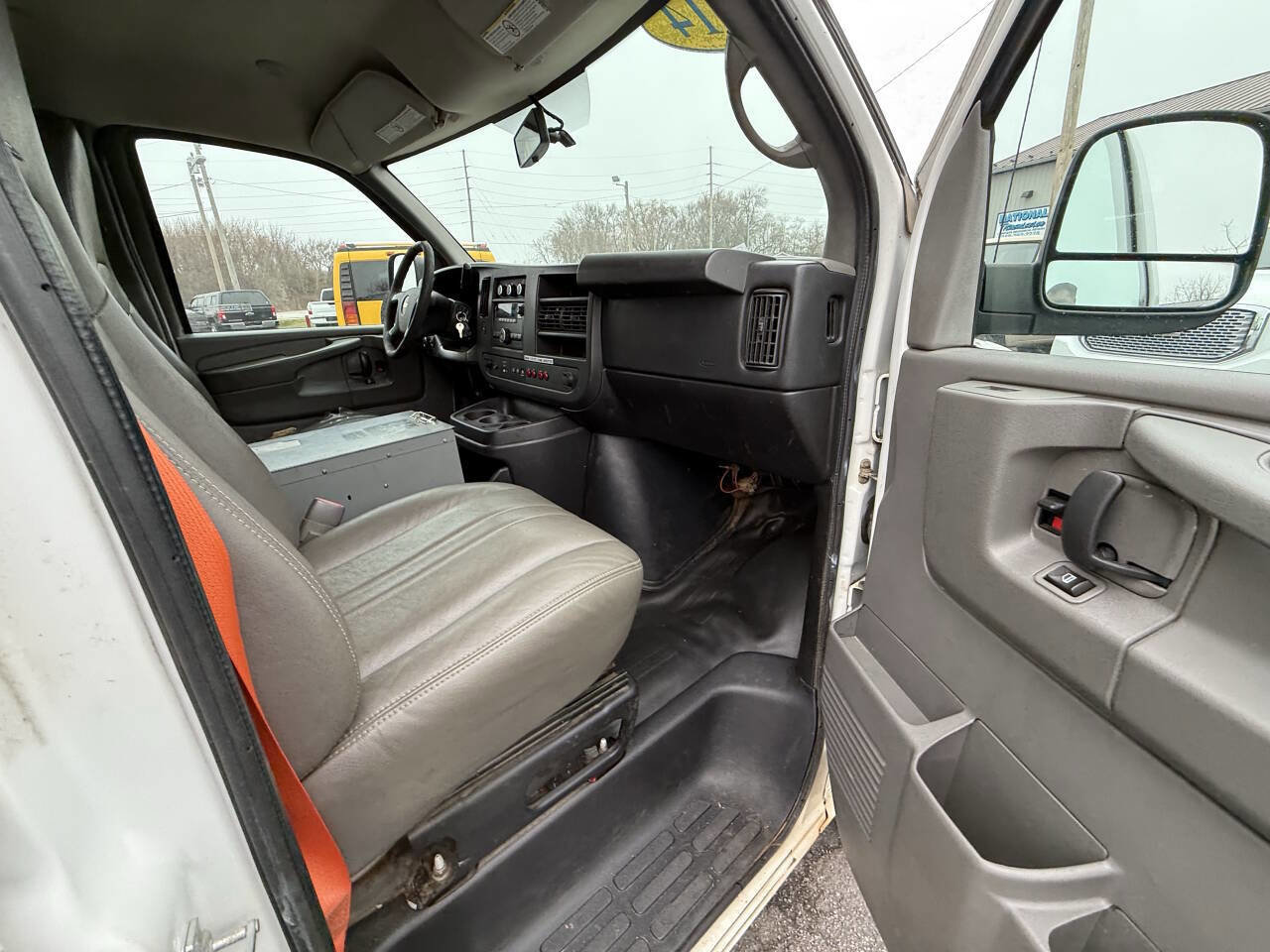 Used 2014 Chevrolet Express 2500 image 18