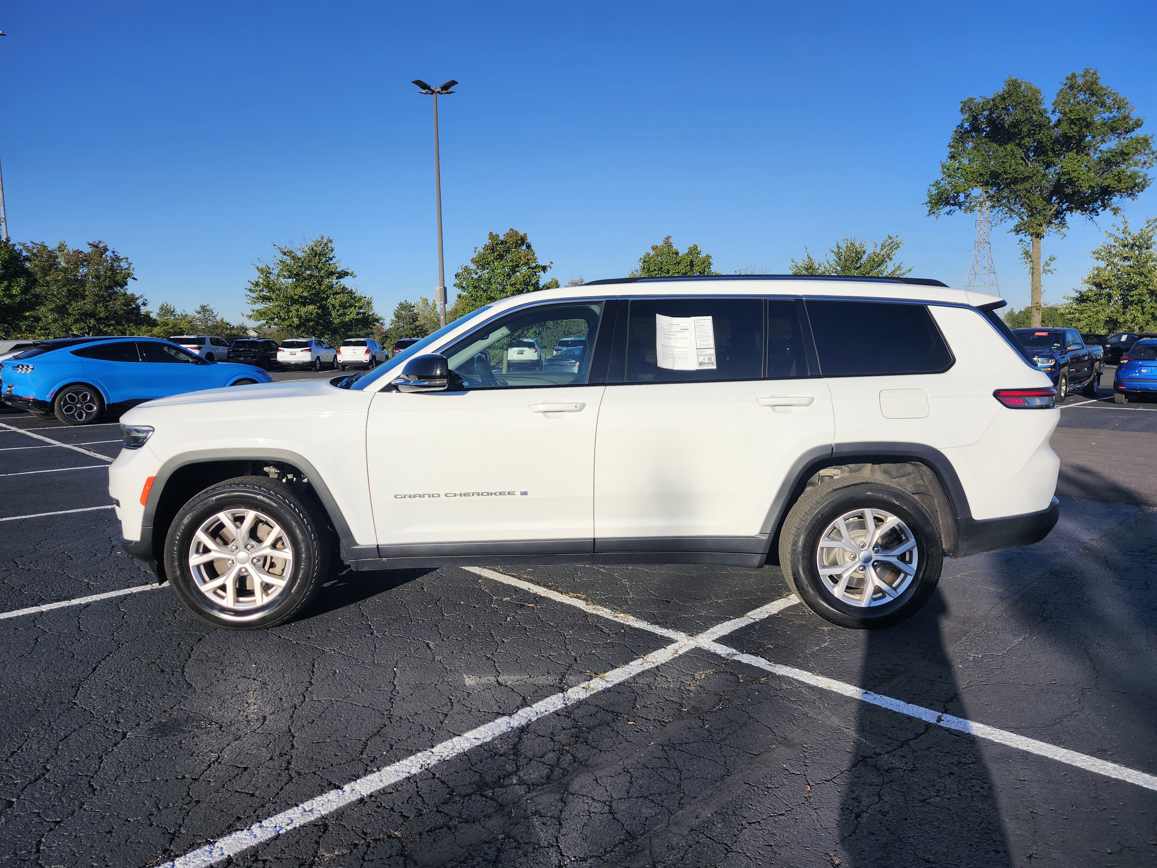 Used 2022 Jeep Grand Cherokee L Limited image 7