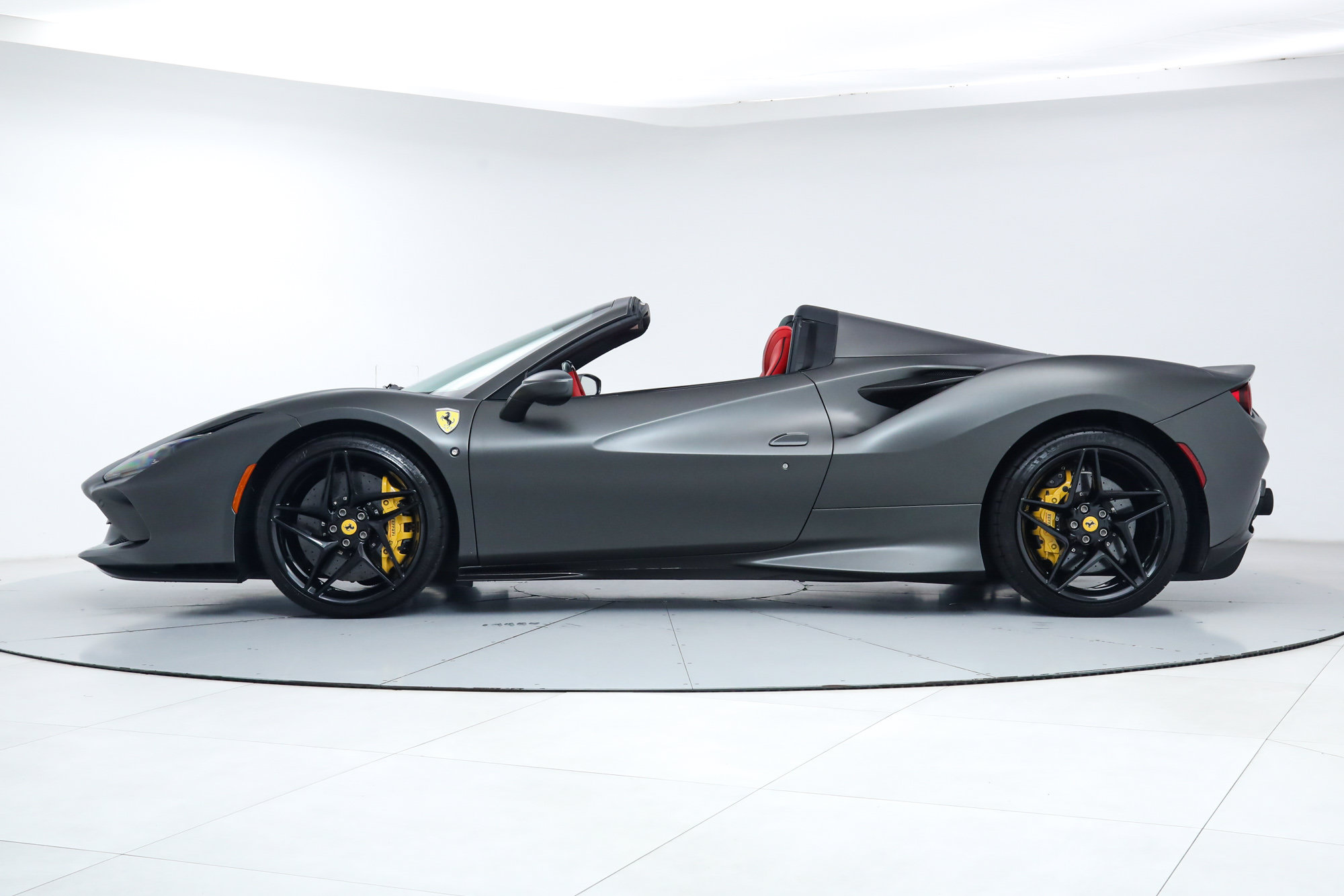 Certified 2023 Ferrari F8 Tributo RWD image 4