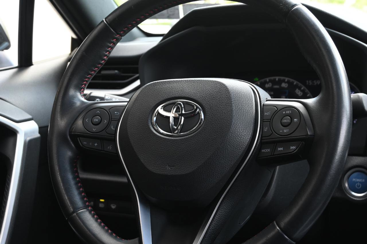 Used 2021 Toyota RAV4 SE w/ Weather & Moonroof Package AWD/4WD image 29