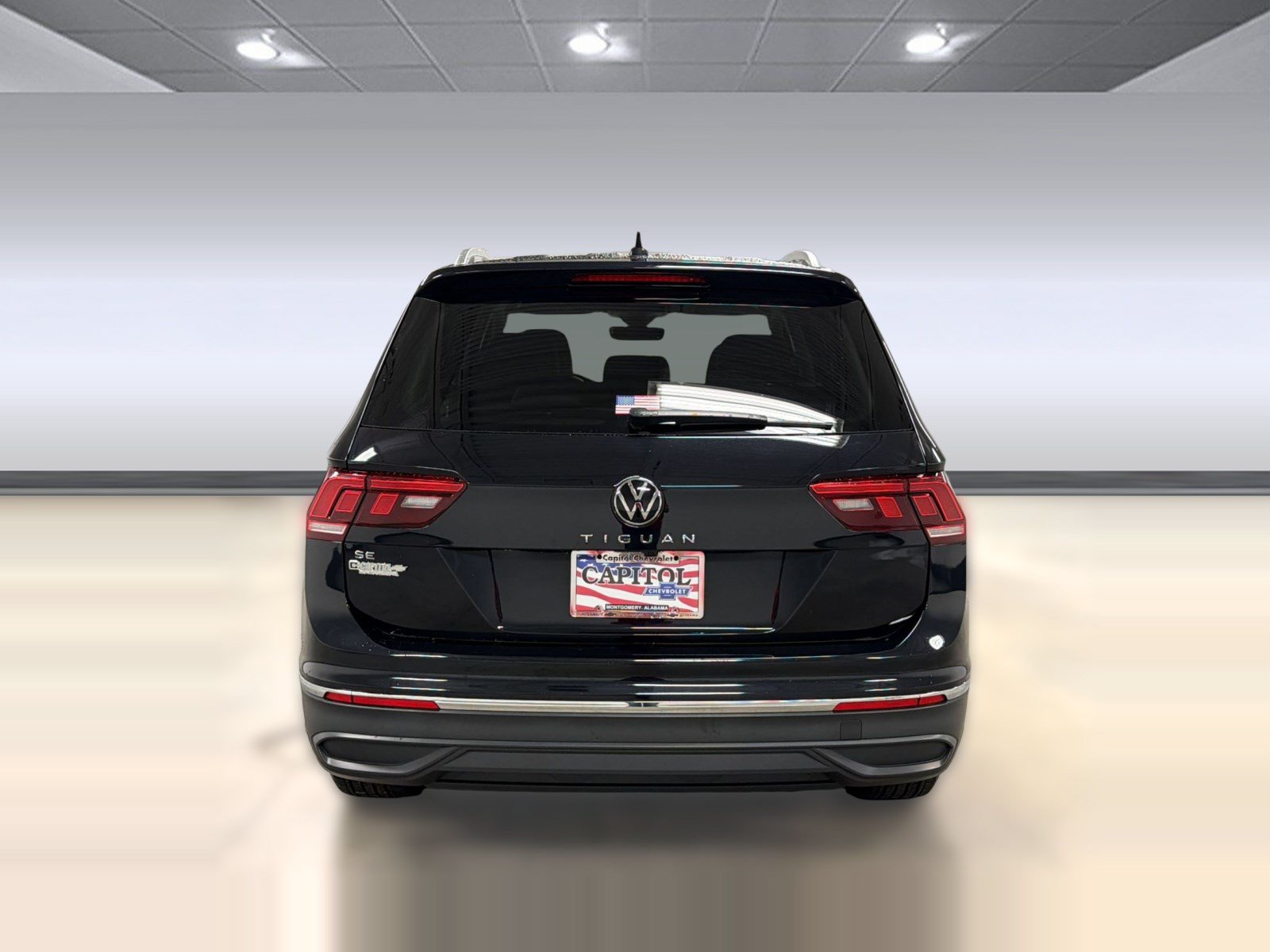 Used 2024 Volkswagen Tiguan SE FWD image 10