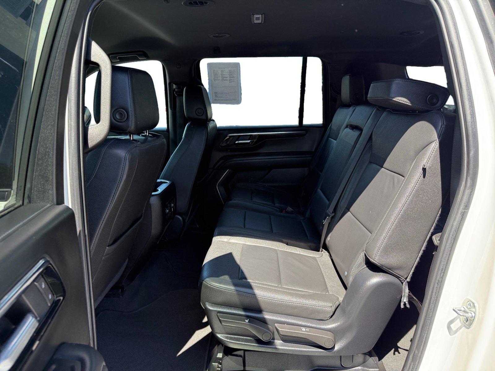 Used 2025 Chevrolet Suburban Z71 AWD/4WD image 16