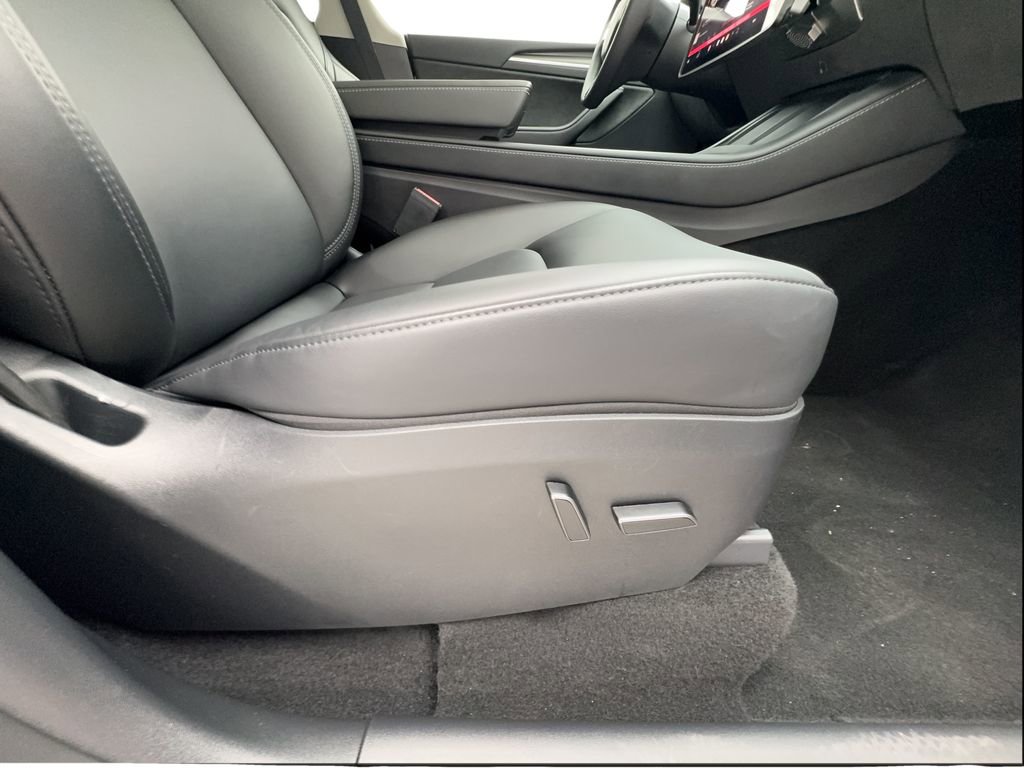 Used 2023 Tesla Model Y AWD image 28
