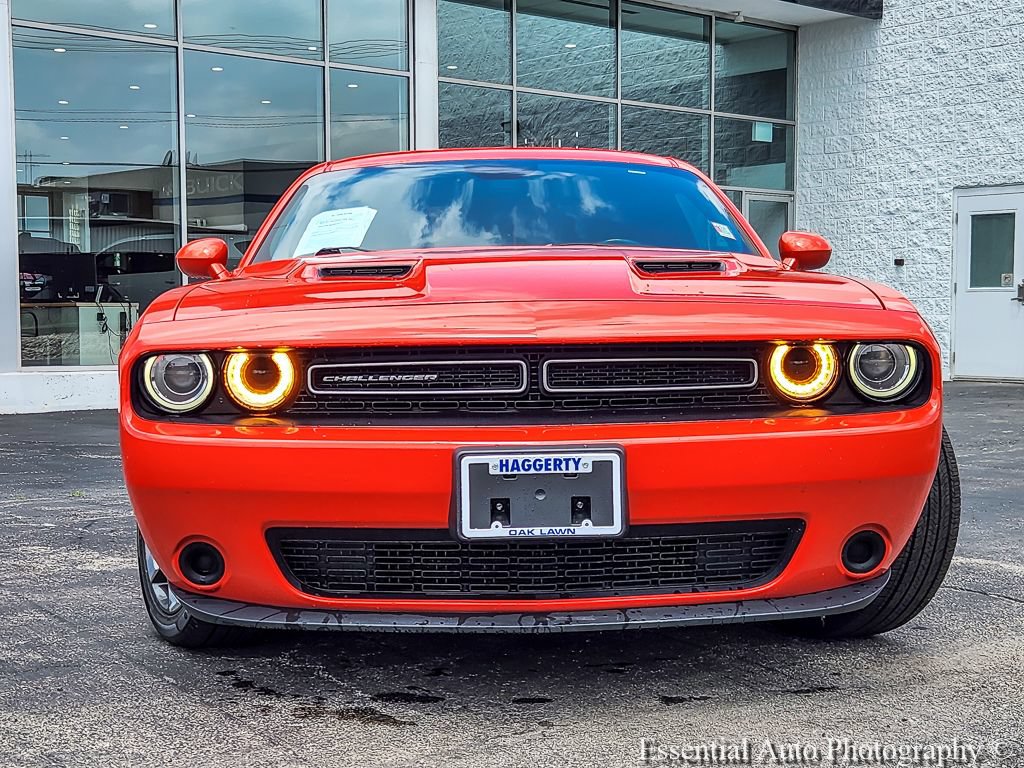 Used 2016 Dodge Challenger SXT w/ Sound Group RWD image 4