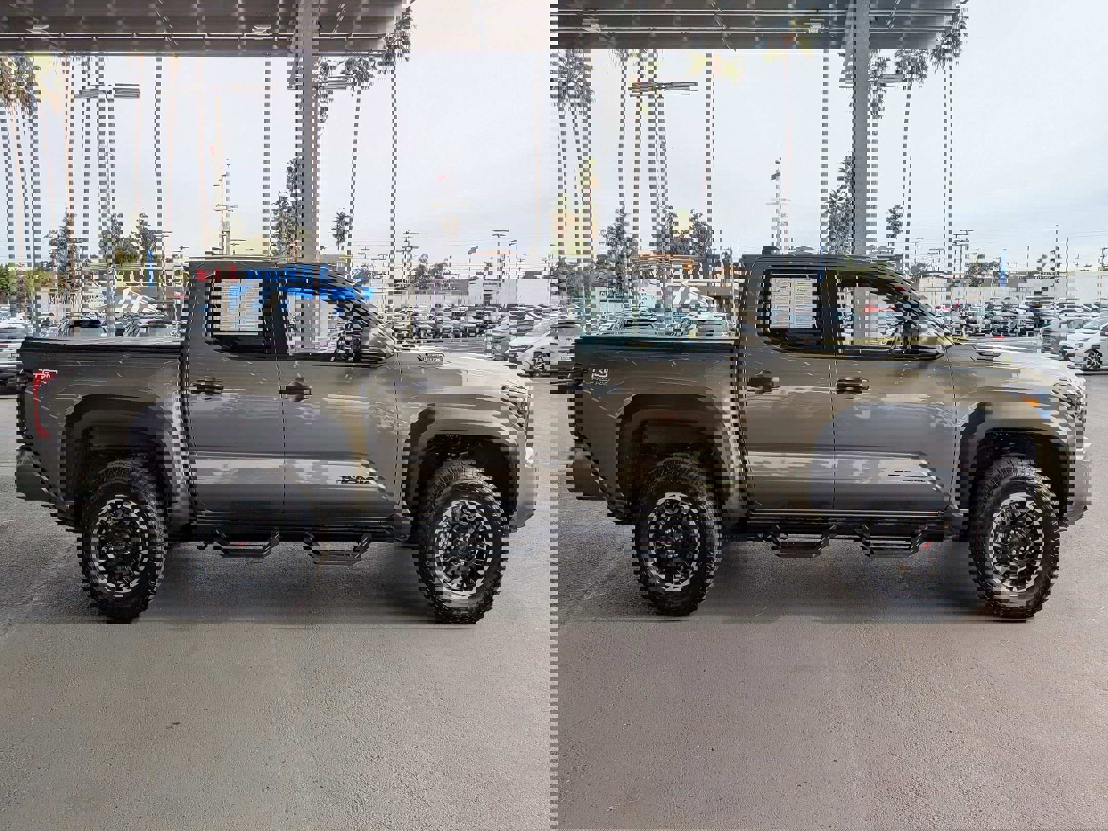 Used 2025 Toyota Tacoma TRD Off-Road image 5