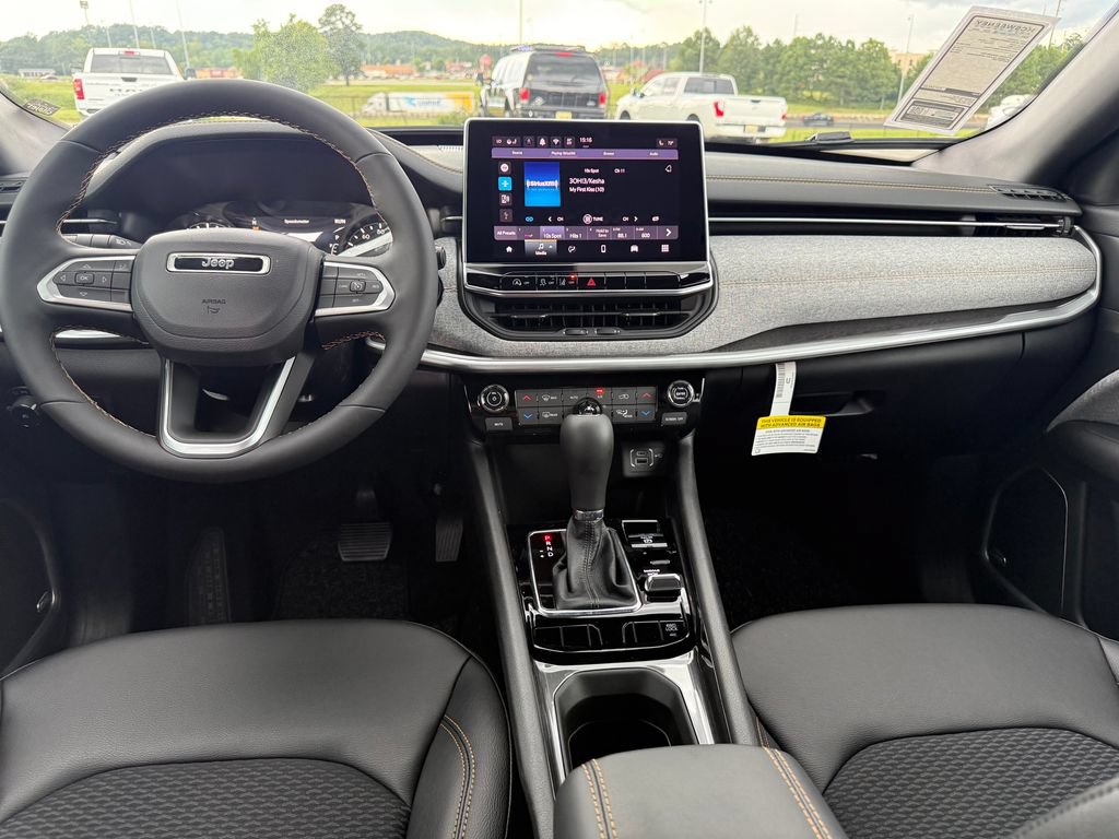 New 2026 Jeep Compass Latitude AWD/4WD image 7