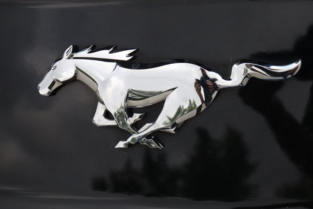 Used 2023 Ford Mustang Convertible RWD image 29