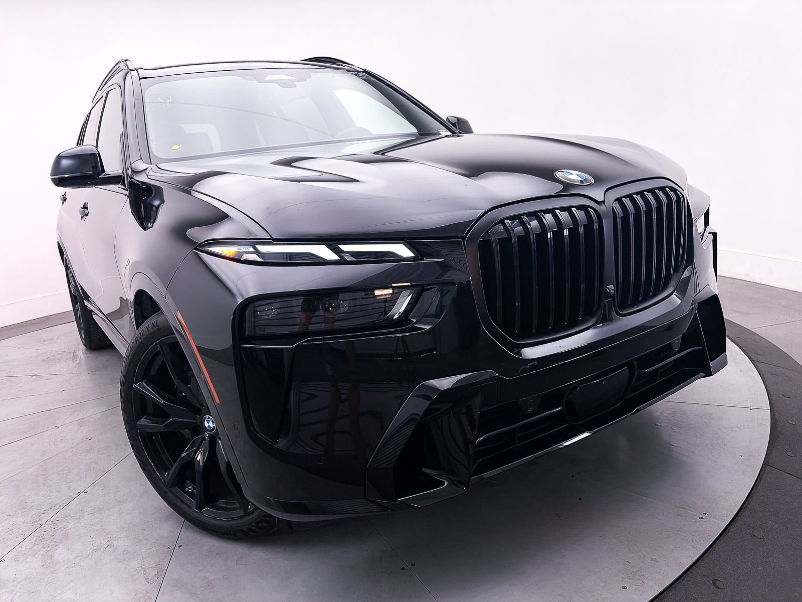 Used 2024 BMW X7 xDrive40i w/ M Sport Package image 10