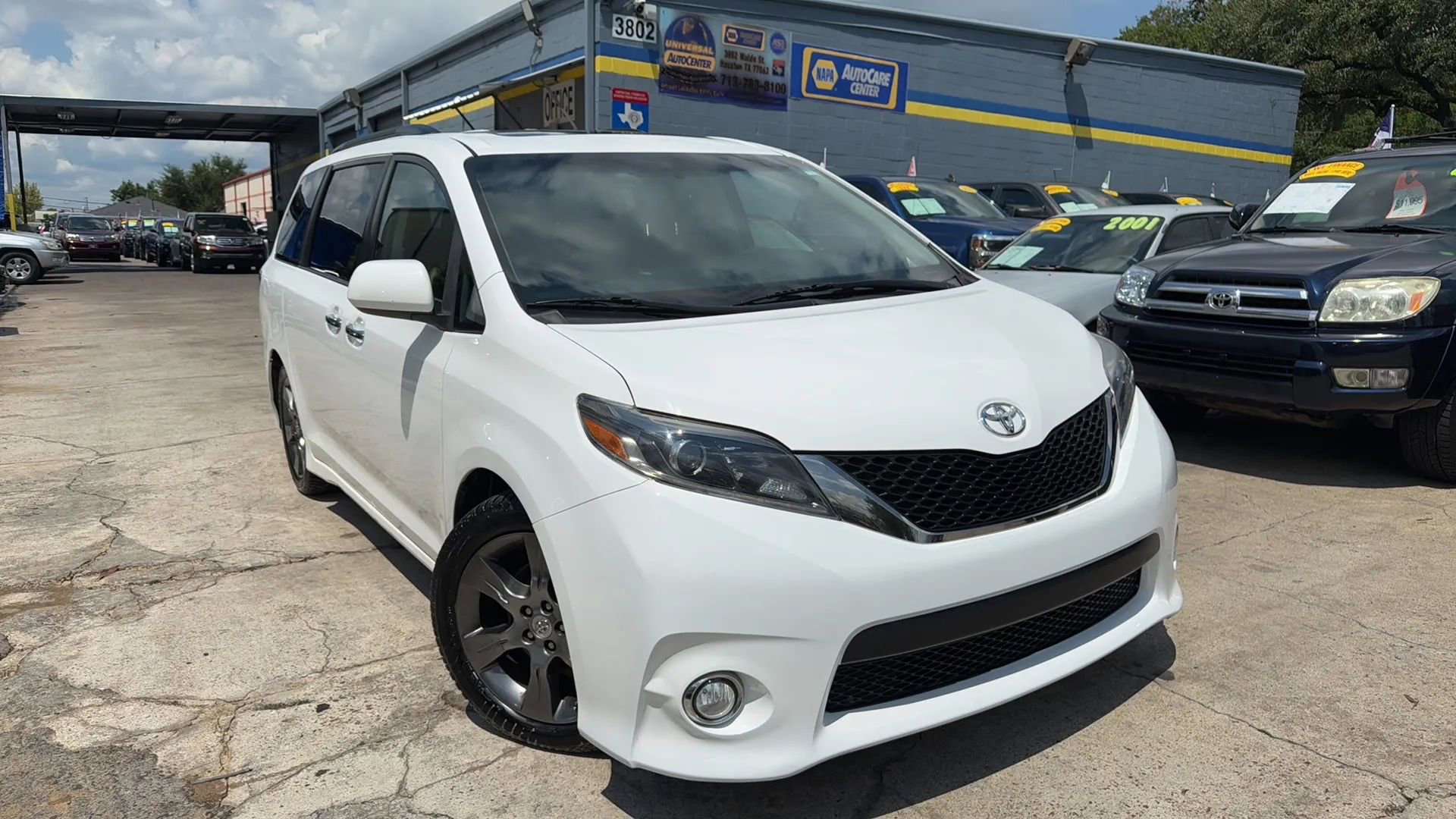 Used 2016 Toyota Sienna SE Premium
