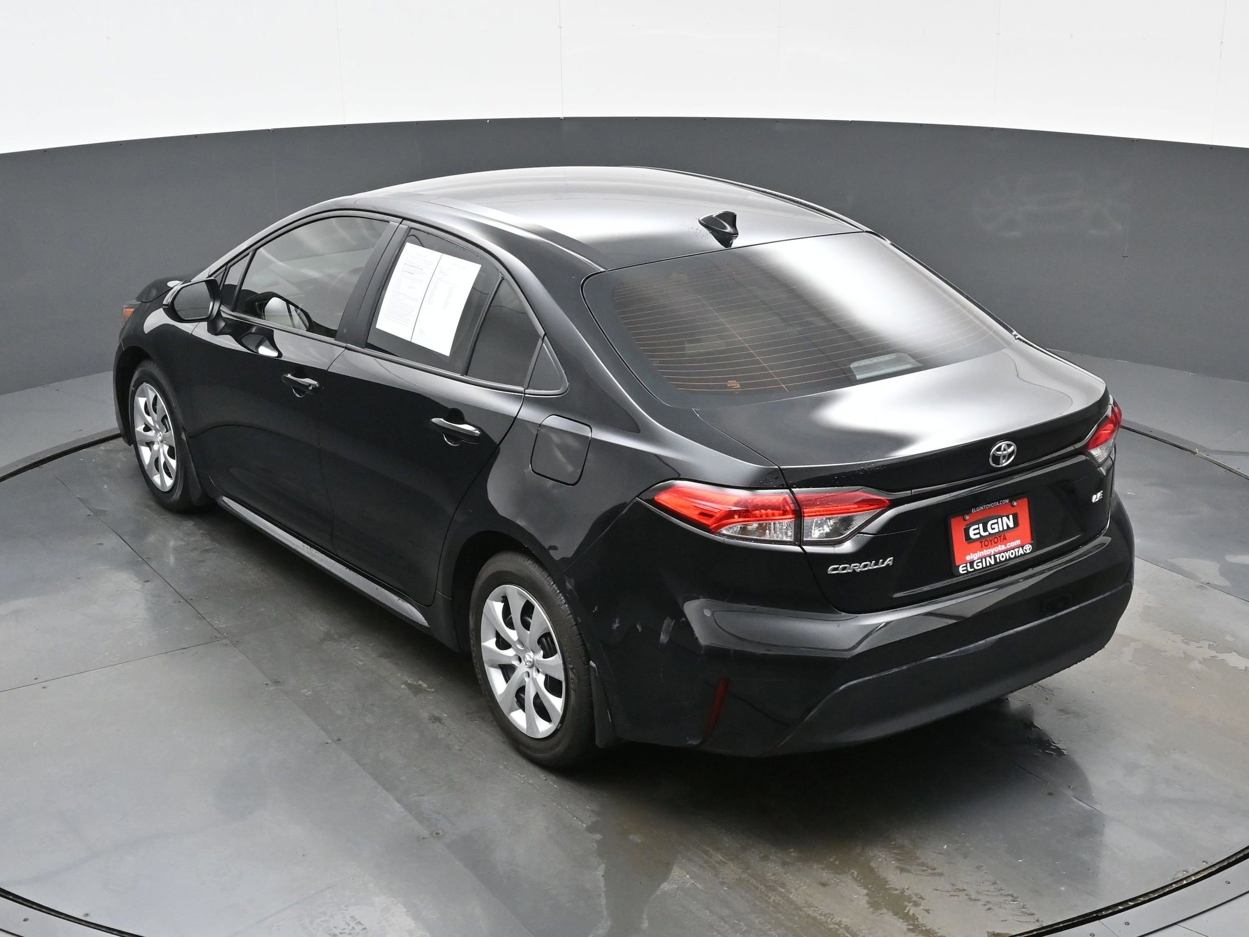 Used 2025 Toyota Corolla LE FWD image 36