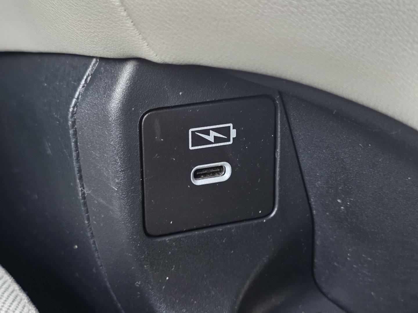 Certified 2024 Honda HR-V LX image 9