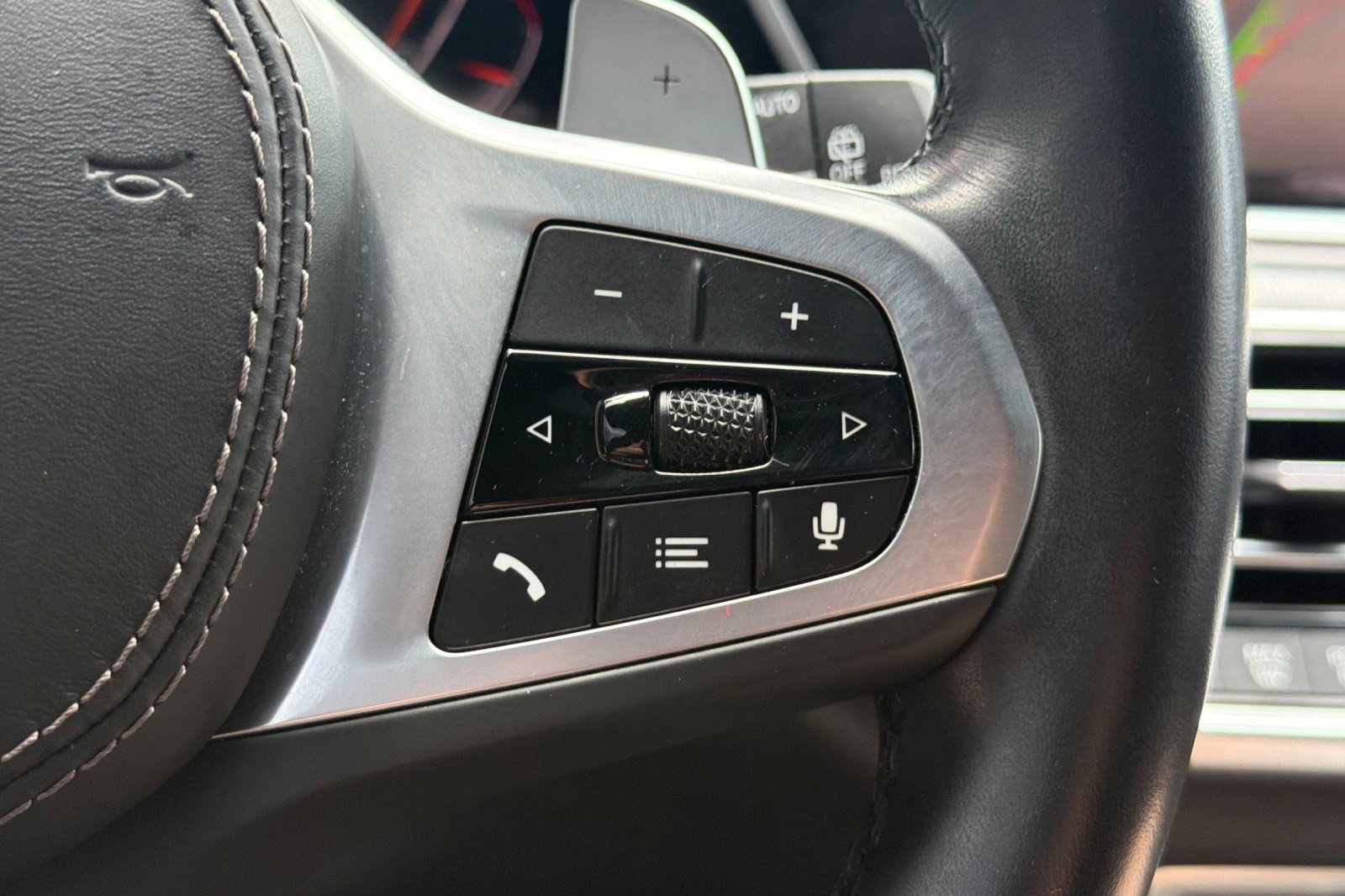 Used 2023 BMW X5 sDrive40i w/ M Sport Package image 33