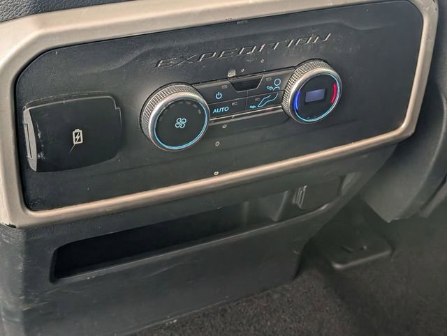 Used 2022 Ford Expedition XLT image 28