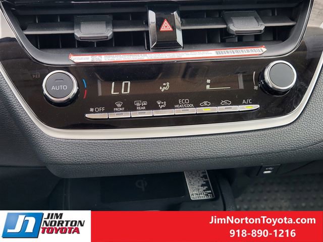 Used 2025 Toyota Corolla LE w/ LE Premium Package FWD image 21